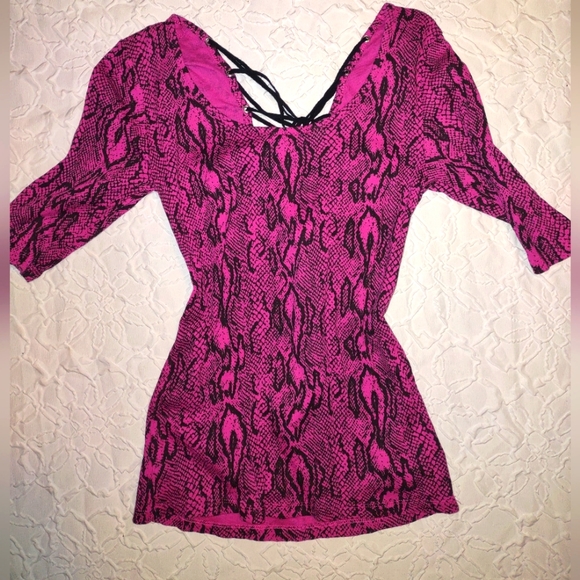 Neon pink snakeskin top - Picture 5 of 9